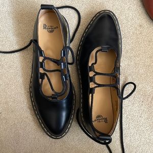 DOC MARTEN ELPHIE LACE UP FLAT! RARE USL 10